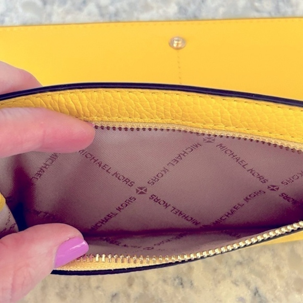 Michael Kors Large Reed Leather Snap Wallet - Picture 10 of 10